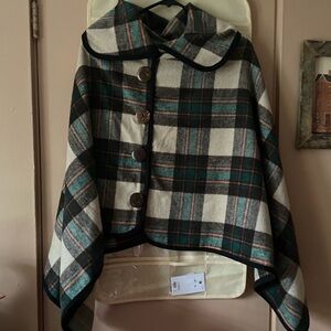 Fall / winter Button Caoe Shawl